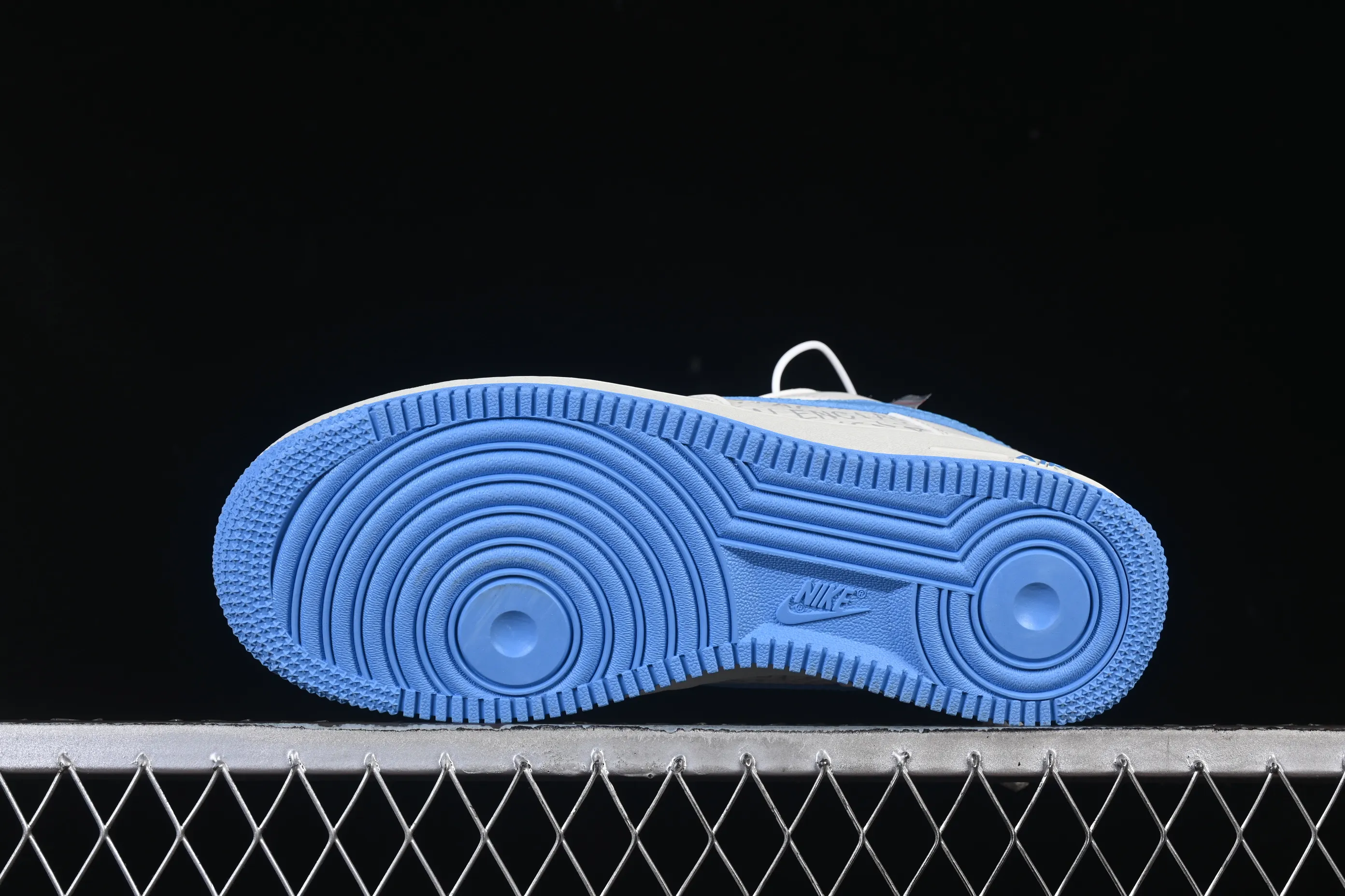 All categories Nk Air Force 1 Air Force series Nk Air Force 1 Low Air Force low-top Nike Air Force 1'07 Low Balenciaga co-branded white blue gold Air Force 1 low-top casual sneakers YF9511-803